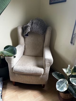 Sillón individual beige tela