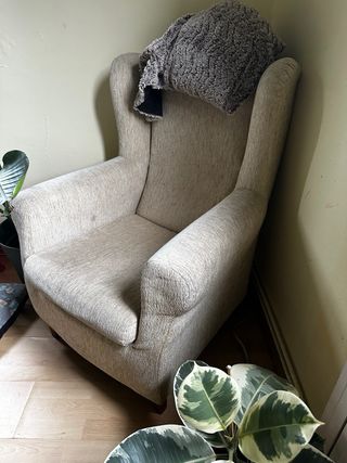 Sillón individual beige tela