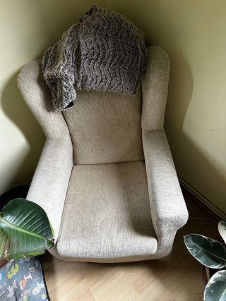 Sillón individual beige tela