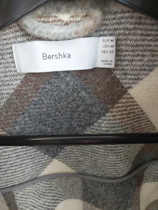 Chaqueta cuadros Bershka beige y gris