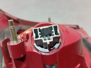 PILOTO TRASERO IZQUIERDO INTERIOR MAZDA 3 BERLINA