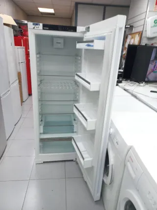 ♧Nevera vertical Liebherr 165.m garantía + entrega