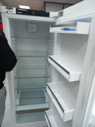 ♧Nevera vertical Liebherr 165.m garantía + entrega