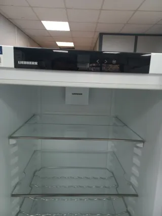 ♧Nevera vertical Liebherr 165.m garantía + entrega