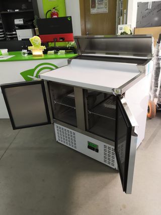 Mesa refrigerada preparación ensaladas