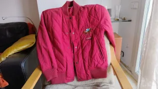 Chaqueta acolchada unisex roja