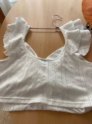 Top blanco Shein volantes calados elástico