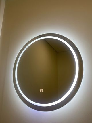Espelho redondo com luz LED