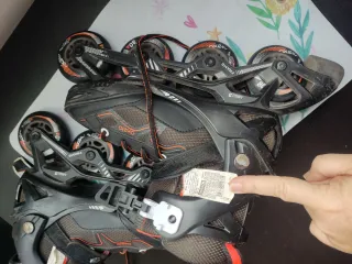 Patines en línea Oxelo negros y naranjas