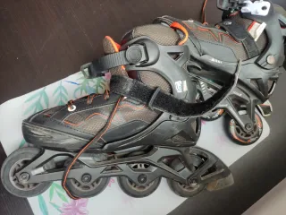 Patines en línea Oxelo negros y naranjas