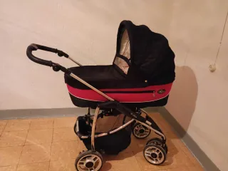 Carrito de bebé rojo y negro