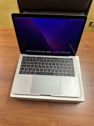 MacBook Pro 13 Touchbar 8gb ram 500ssd completo