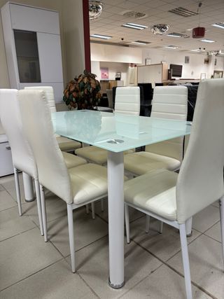 Mesa de comedor cristal y 6 sillas más colores