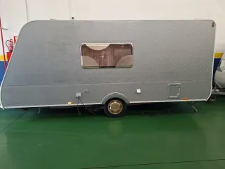 Caravelair 486 con mover