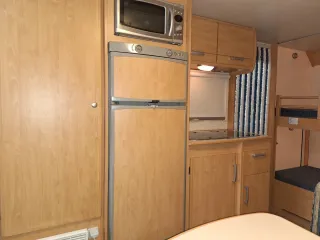 Caravelair 486 con mover