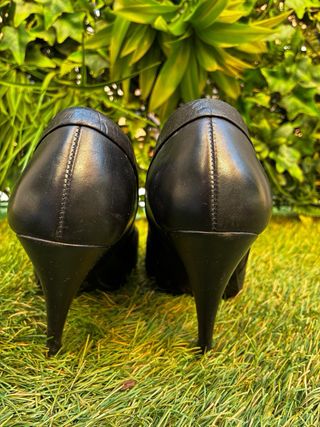 Zapatos de tacón de piel negros