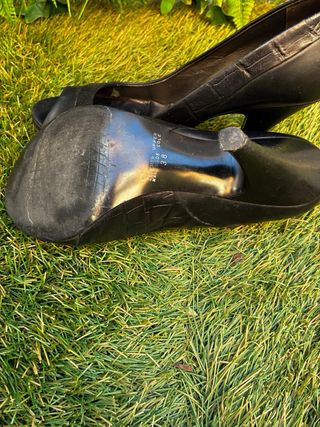 Zapatos de tacón de piel negros