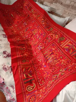 Tapiz o camino de mesa de algodón bordado