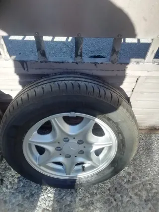 4 Llantas Mercedes 6x15/ 195 65 15 91H