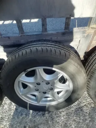 4 Llantas Mercedes 6x15/ 195 65 15 91H