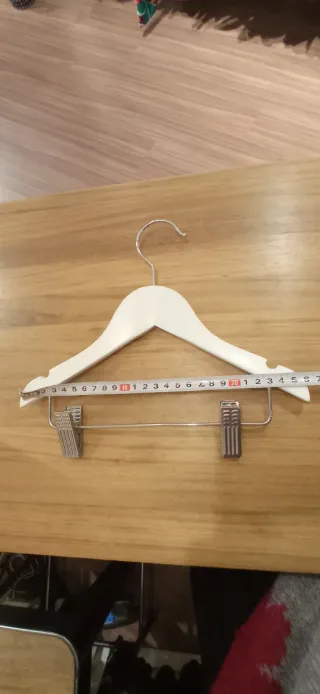 Perchas infantiles con pinzas (20 unidades)