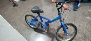 Bicicleta infantil azul
