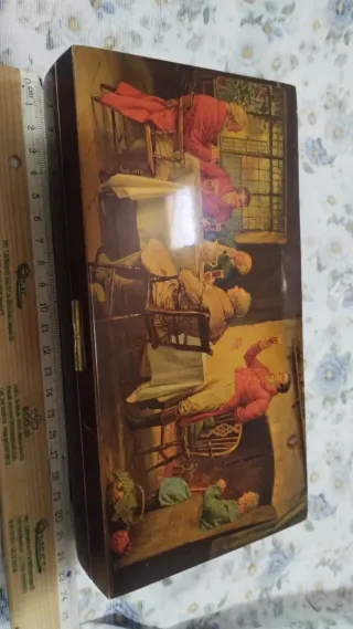 Carillon antico in legno