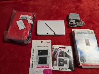 Nintendo 3DS XL Bianca + Accessori