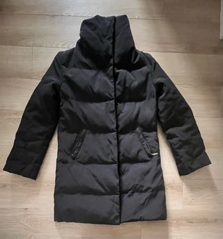 Abrigo plumífero Zara negro