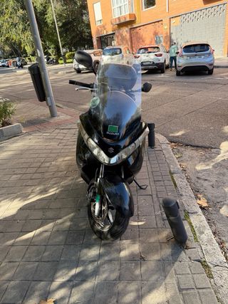 Scooter Suzuki 200cc 2010.