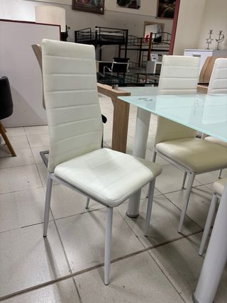 Mesa de cristal con 6 sillas más colores