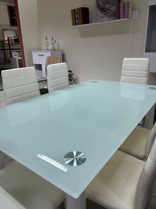 Mesa de cristal con 6 sillas más colores