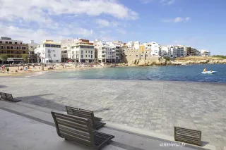 Apartamento turístico,en Riells a 100mts playa.