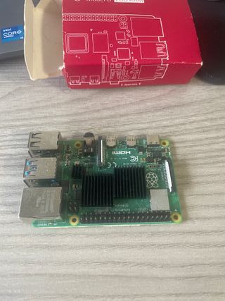 Raspberry Pi 4 B 2GB RAM y cargador original