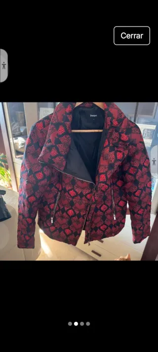 Chaqueta Desigual Estampada,  cremalleras doradas.