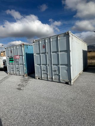 Contenedor de carga gris