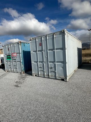 Contenedor de carga gris