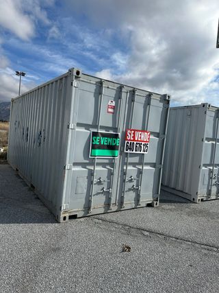 Contenedor de carga gris