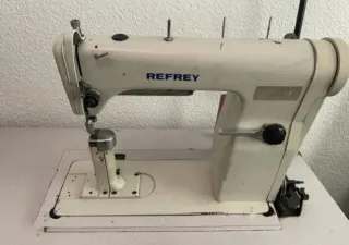 Máquina de coser Refrey