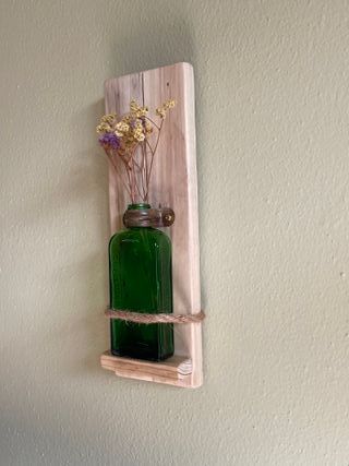 Vaso da parete in legno