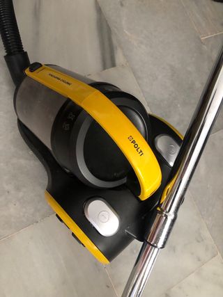 Aspiradora Polti con accesorios
