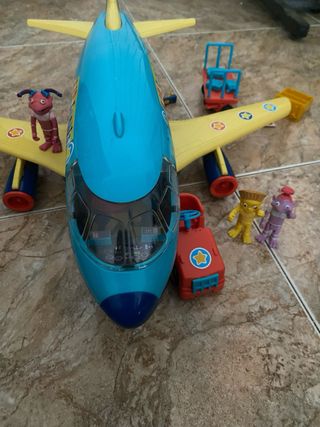 Avión Los Lunnis antiguo (aprox. 18 años)