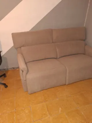 Sofá de 2 plazas en tela beige