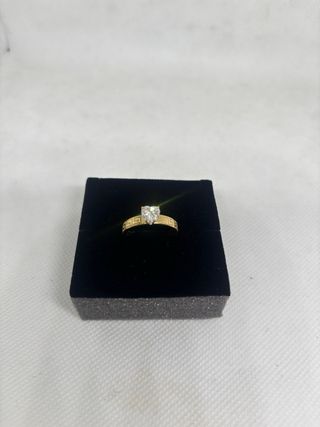 Anello solitario oro con cuore
