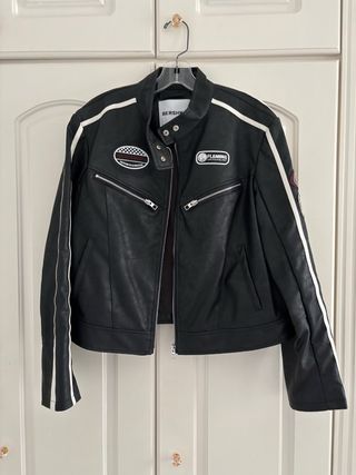 Cazadora motera negra Bershka