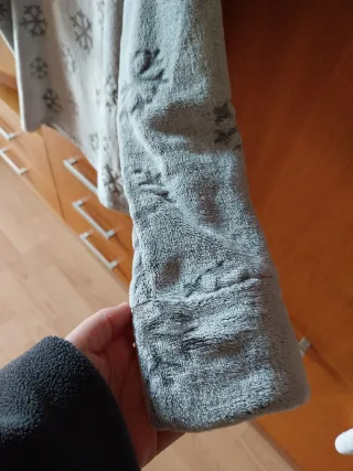 Pijama invierno gris calentito copos nieve