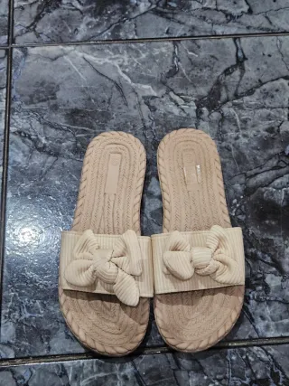 Sandalias Beige con Lazo