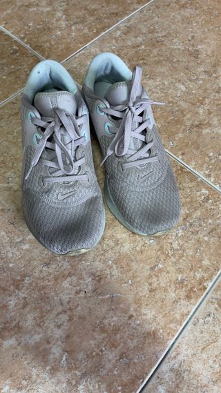 Zapatillas Nike Running muy buenas y buen estado