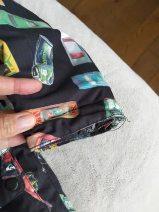 Chaqueta infantil nieve con estampado de coches