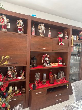 Mueble de madera y cristal económico